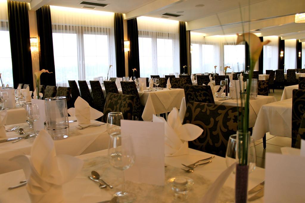 Hotel & Restaurant Christkindlwirt ชไตอาร์ ภายนอก รูปภาพ