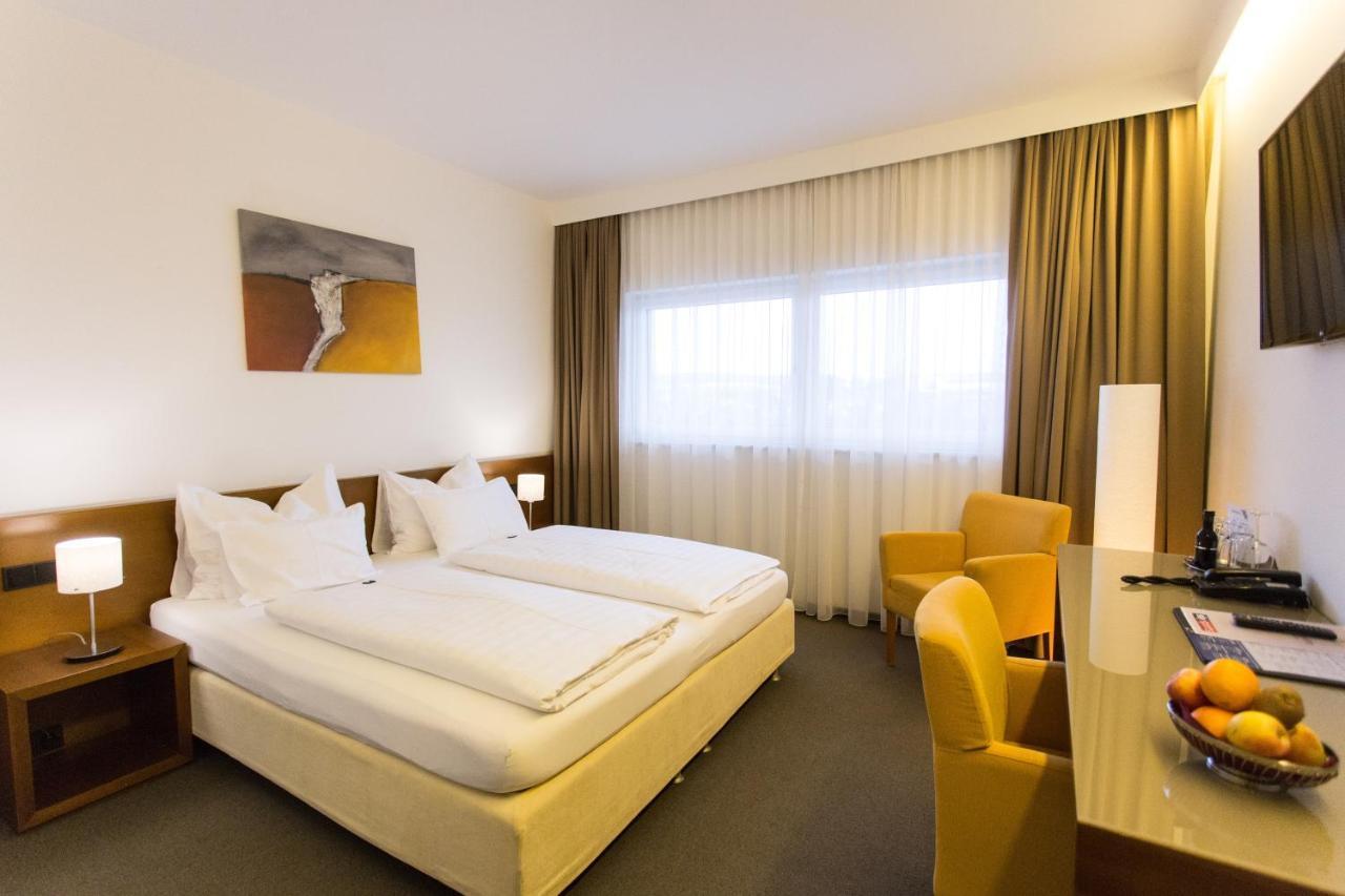 Hotel & Restaurant Christkindlwirt ชไตอาร์ ภายนอก รูปภาพ