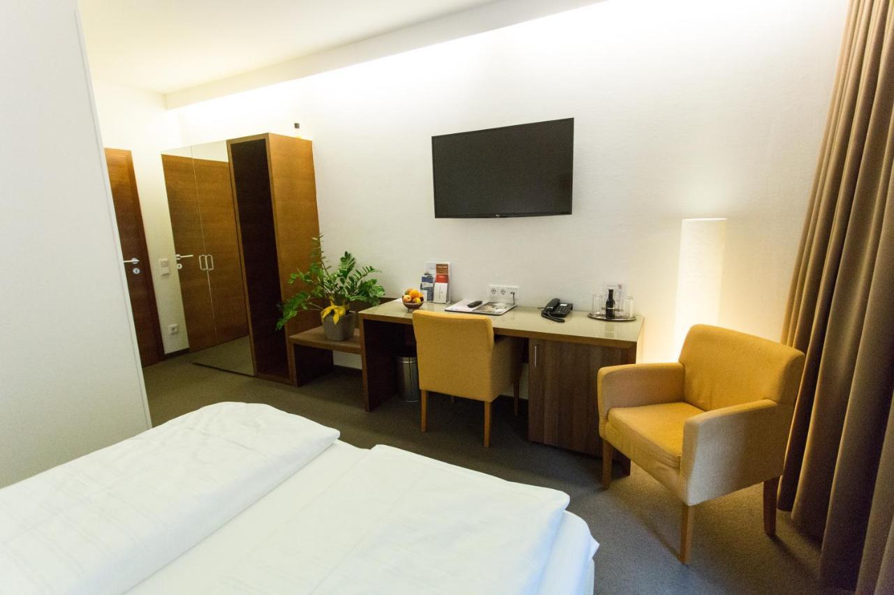 Hotel & Restaurant Christkindlwirt ชไตอาร์ ภายนอก รูปภาพ
