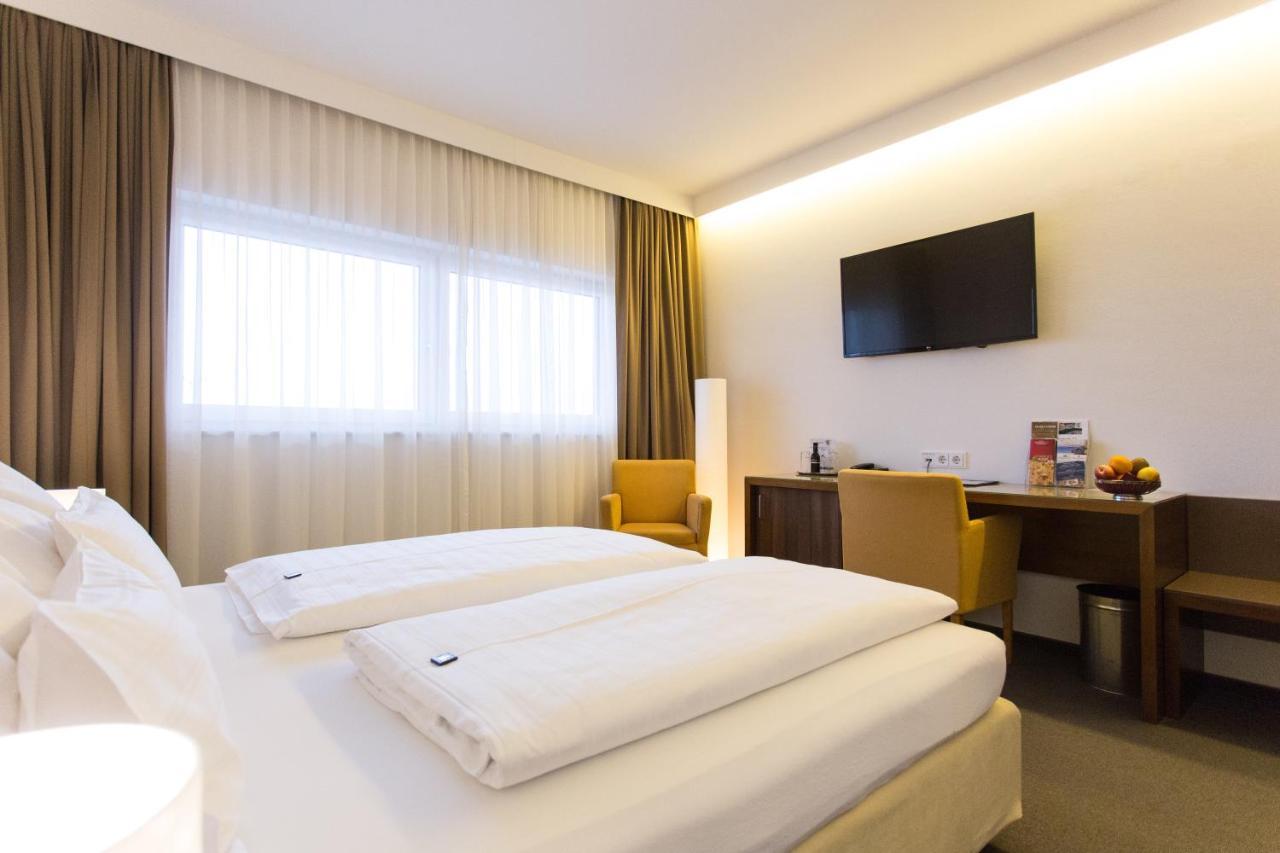 Hotel & Restaurant Christkindlwirt ชไตอาร์ ภายนอก รูปภาพ